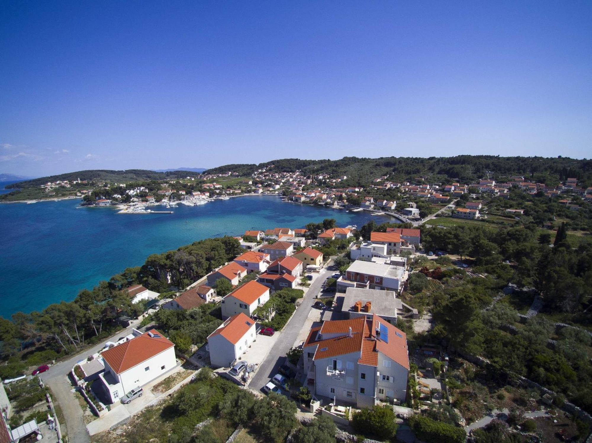 Apartments Villa Olea Lumbarda Exterior photo